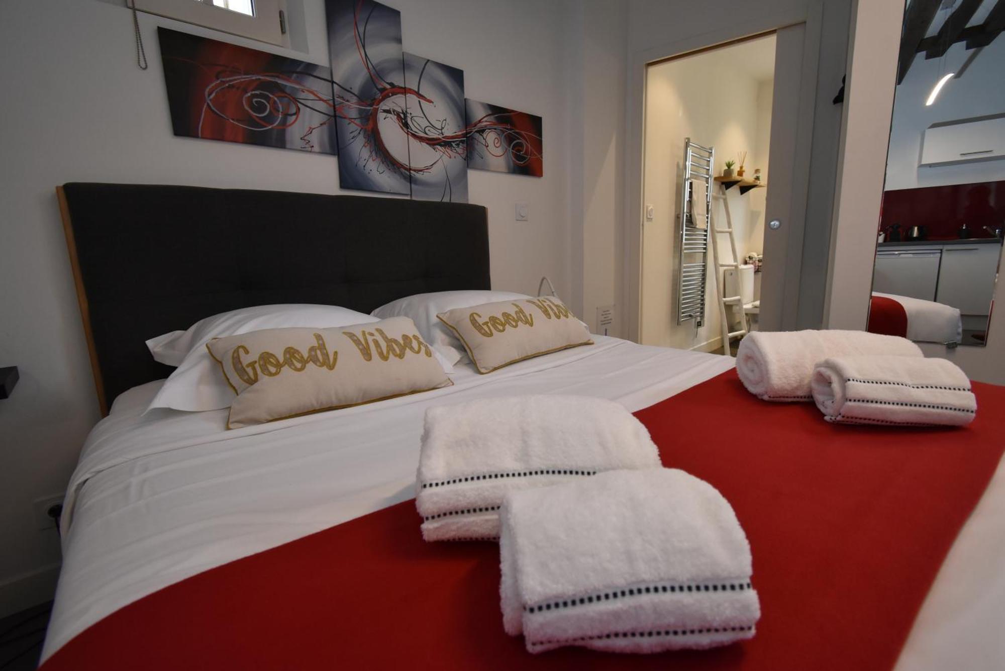 Apartment Le Saint-aignan, Nuits-chartraines, Parking Prive A Quelques Minutes, 3 Etoiles