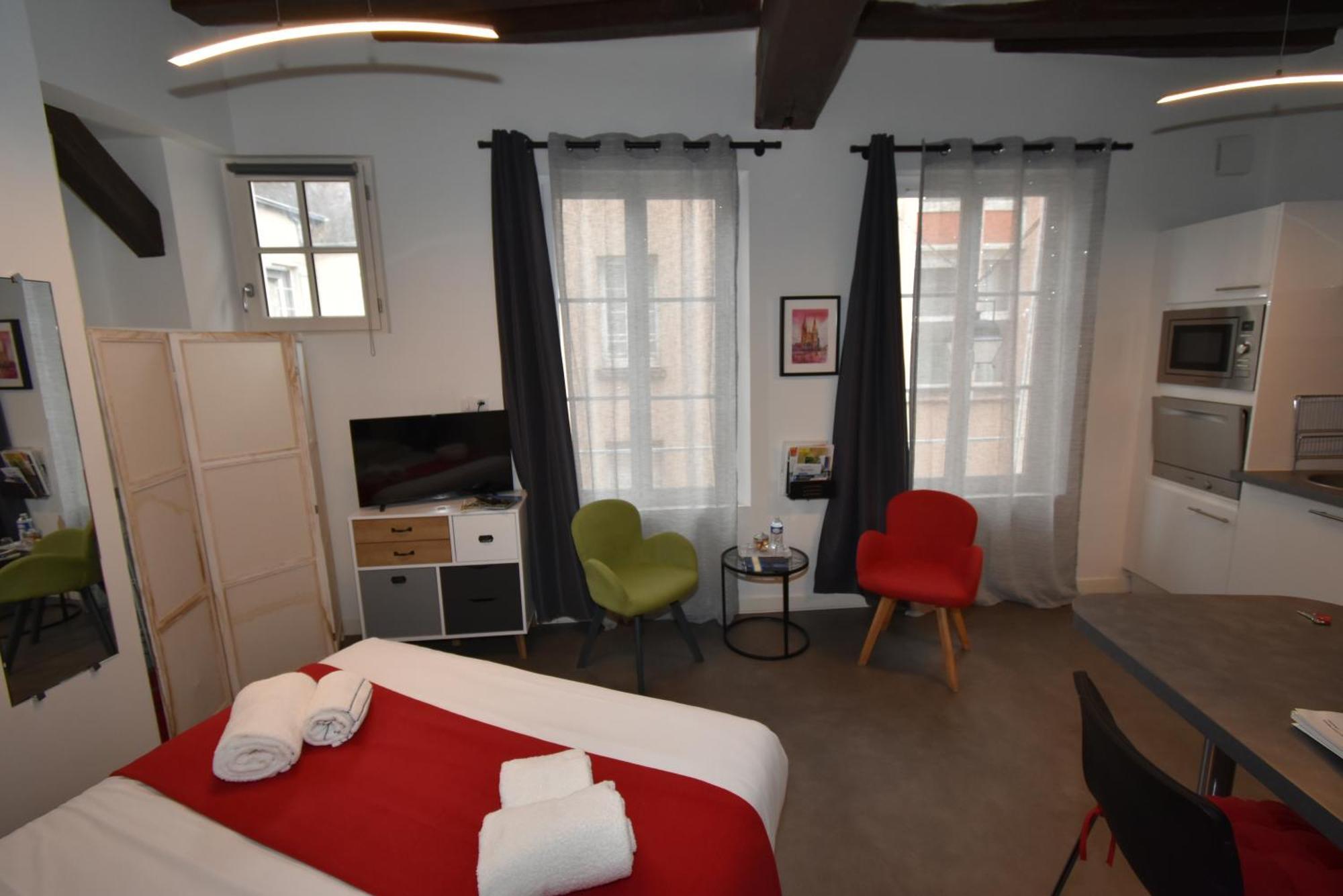 Le Saint-aignan, Nuits-chartraines, Parking Prive A Quelques Minutes, 3 Etoiles Chartres