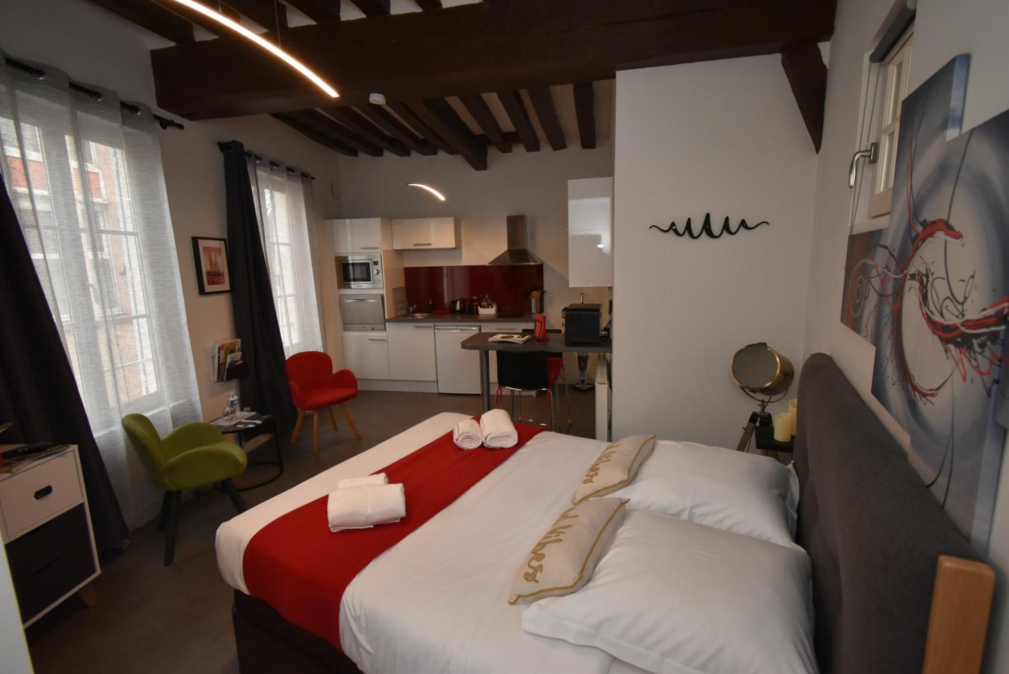 Apartment Le Saint-aignan, Nuits-chartraines, Parking Prive A Quelques Minutes, 3 Etoiles