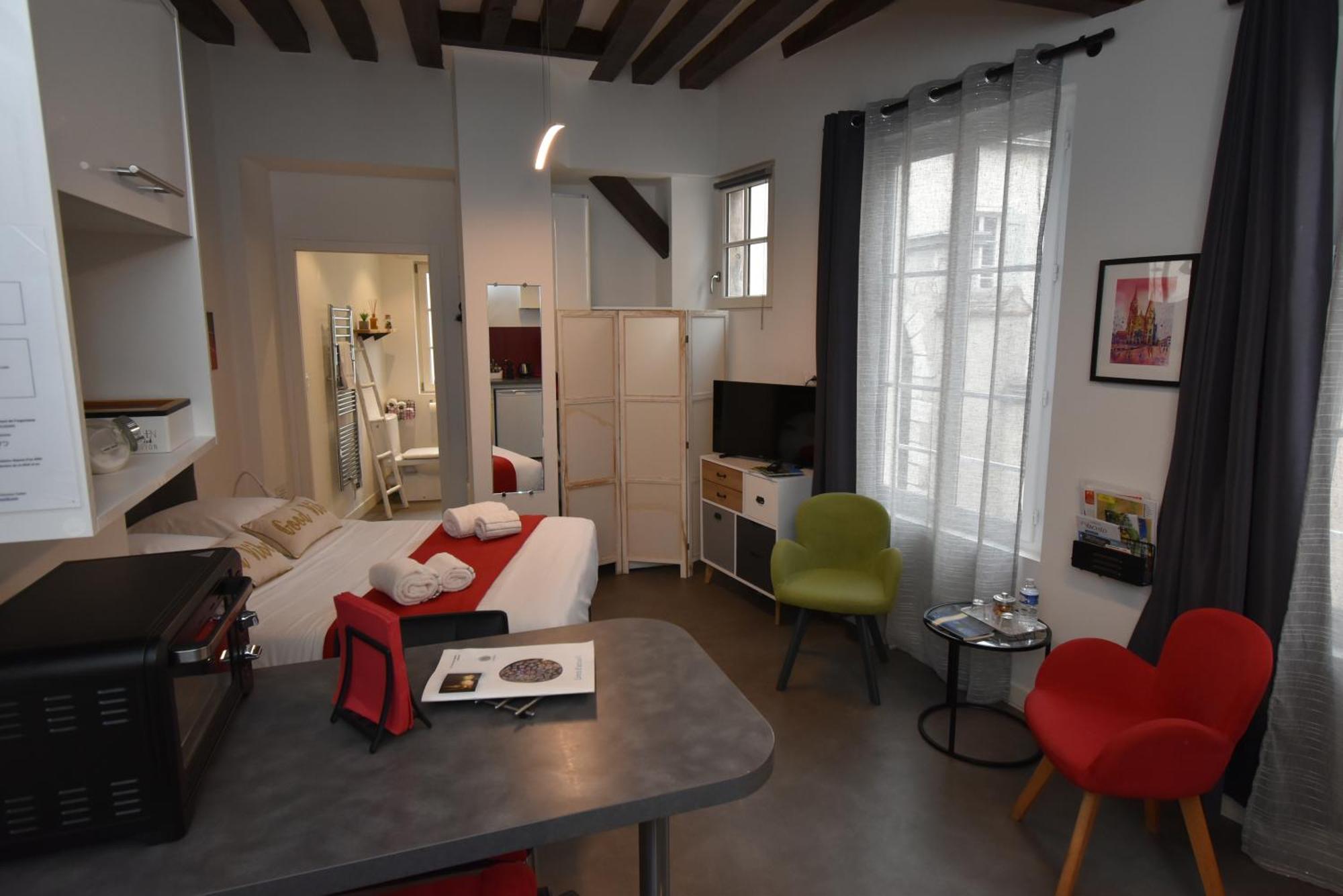 Le Saint-aignan, Nuits-chartraines, Parking Prive A Quelques Minutes, 3 Etoiles * Chartres