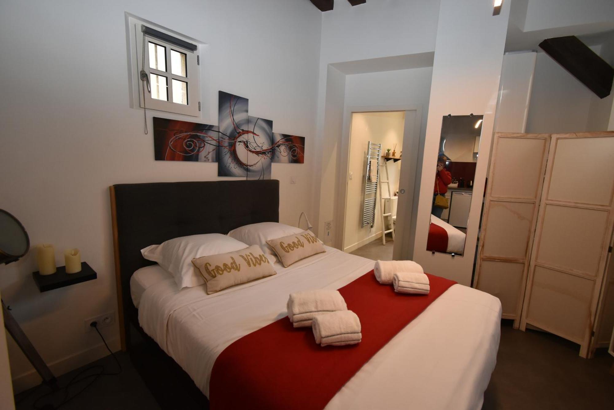 Apartment Le Saint-aignan, Nuits-chartraines, Parking Prive A Quelques Minutes, 3 Etoiles