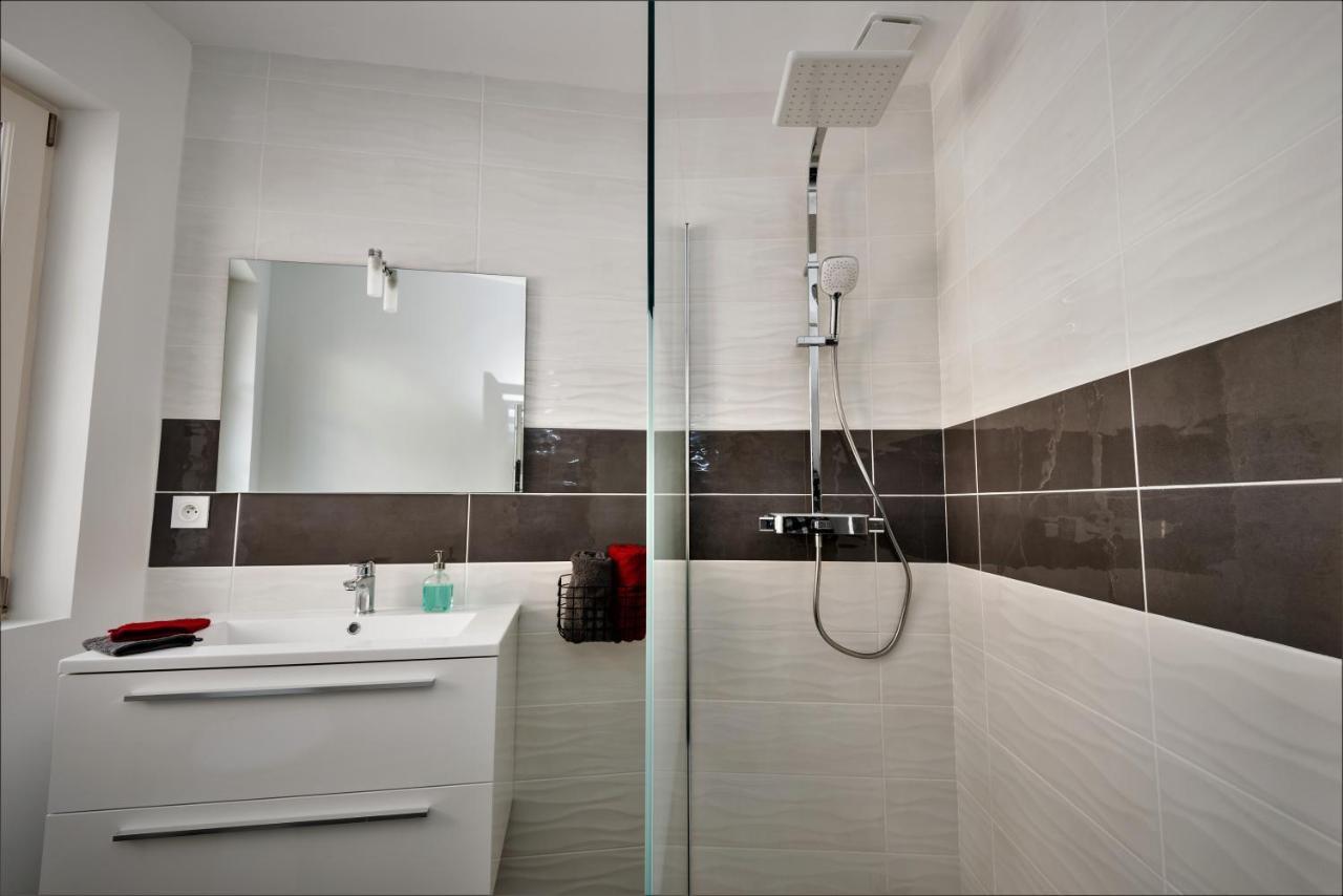 Apartment Le Saint-aignan, Nuits-chartraines, Parking Prive A Quelques Minutes, 3 Etoiles Chartres