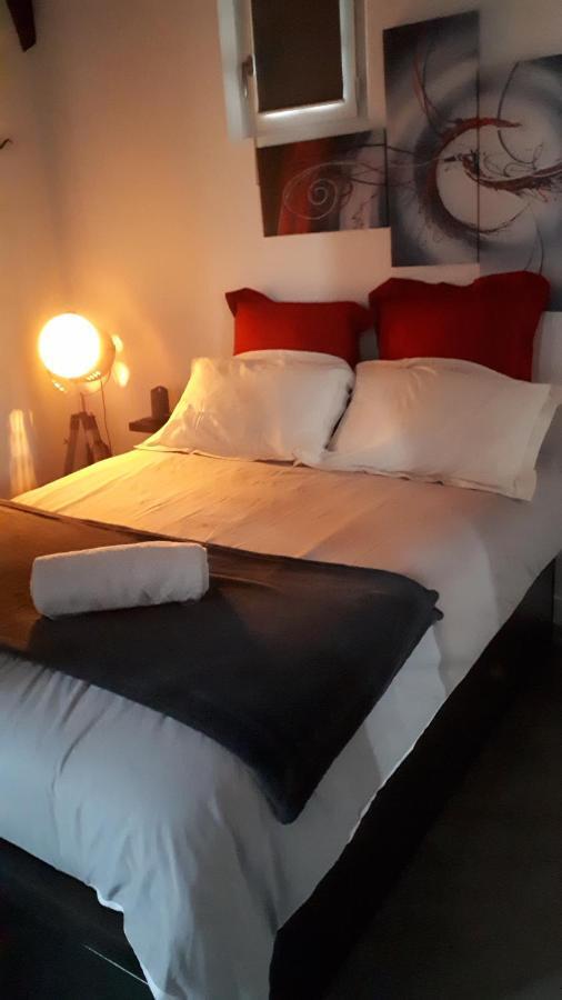 Apartment Le Saint-aignan, Nuits-chartraines, Parking Prive A Quelques Minutes, 3 Etoiles Chartres
